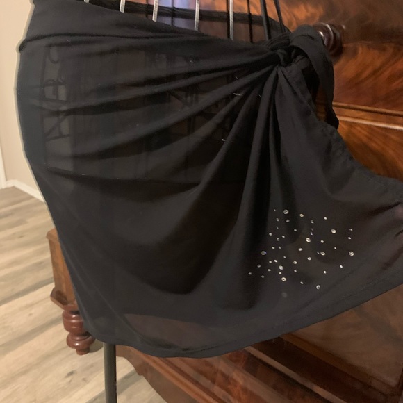 Bikini wrap and beach hat - Picture 4 of 4